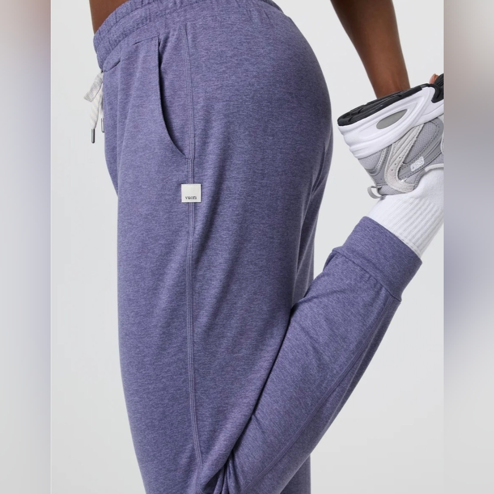 Vuori Women's Performance Jogger - Picture 2 of 4